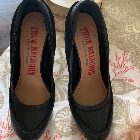 True Religion Black Leather heels size 7M NWOT - Picture 8 of 10